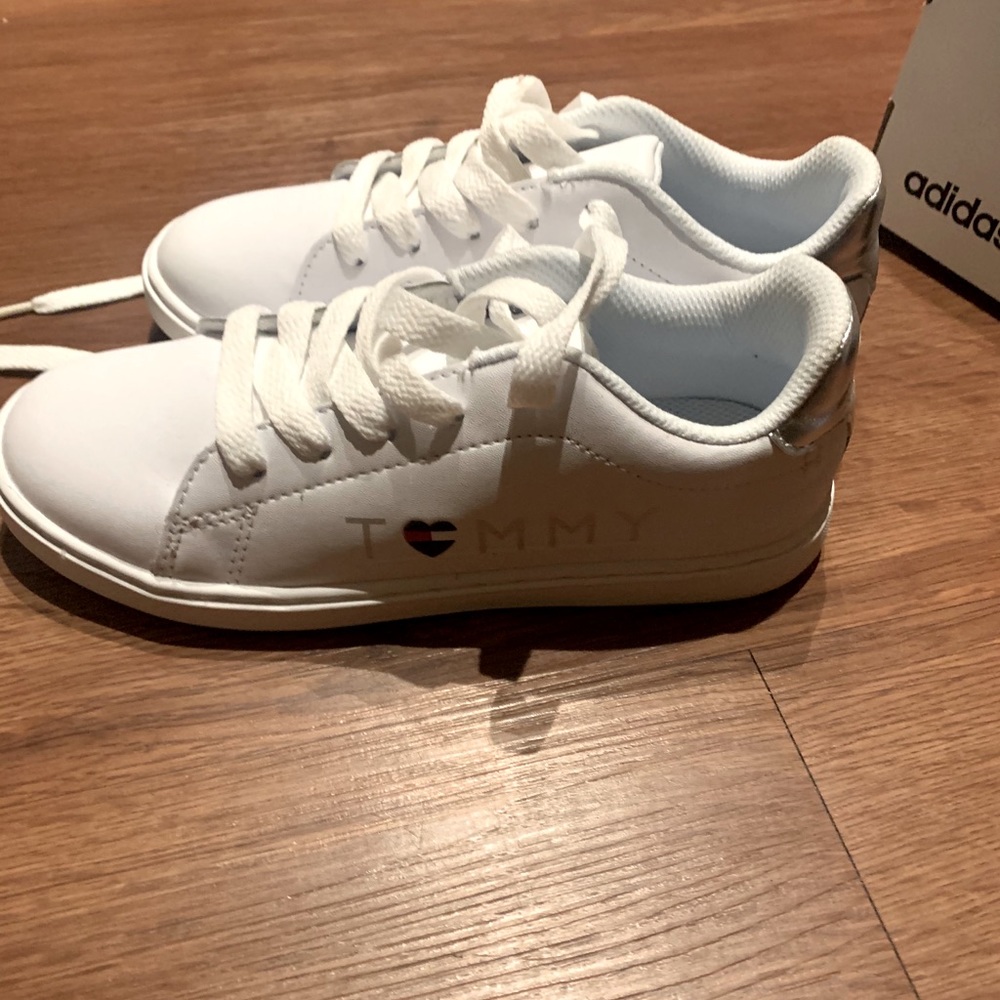 Brand new girls  Tommy Hillfiger white sneakers